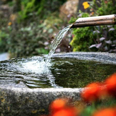 falling-water-4250756_1280